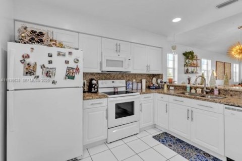 Copropriété à vendre à Miami Lakes, Floride: 2 chambres, 130.53 m2 № 1993701 - photo 24