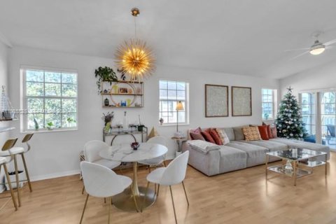 Copropriété à vendre à Miami Lakes, Floride: 2 chambres, 130.53 m2 № 1993701 - photo 19