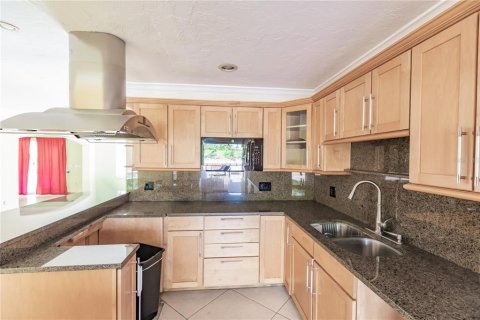 Casa en venta en Sarasota, Florida, 3 dormitorios, 252.6 m2 № 1552439 - foto 13