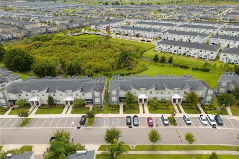 Touwnhouse à vendre à Davenport, Floride: 5 chambres, 201.32 m2 № 2294652 - photo 3