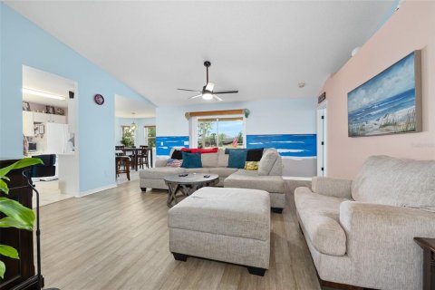 Casa en venta en Palm Coast, Florida, 3 dormitorios, 130.25 m2 № 1685227 - foto 3