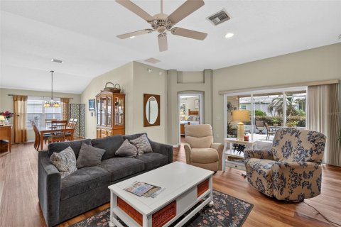 Casa en venta en The Villages, Florida, 3 dormitorios, 176.7 m2 № 2310091 - foto 5