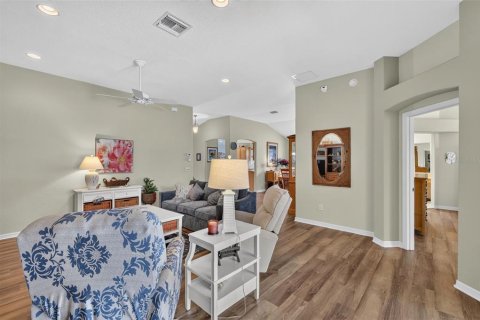 Casa en venta en The Villages, Florida, 3 dormitorios, 176.7 m2 № 2310091 - foto 9