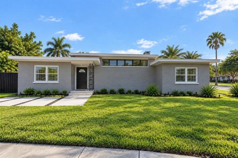 Casa en venta en Lakeland, Florida, 3 dormitorios, 208.19 m2 № 2388348 - foto 2