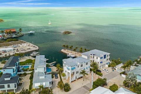 Casa en venta en Marathon, Florida, 5 dormitorios, 355.44 m2 № 2045105 - foto 6