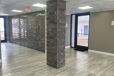 Condominio en venta en Miami, Florida, 1 dormitorio, 78.04 m2 № 1867722 - foto 5