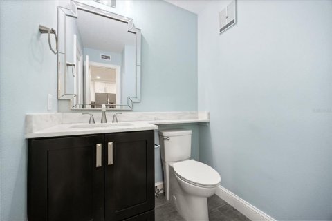 Condo in Winter Park, Florida, 2 bedrooms  № 1643379 - photo 18