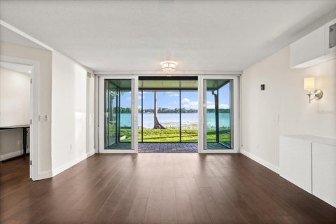 Condo in Winter Park, Florida, 2 bedrooms  № 1643379 - photo 8