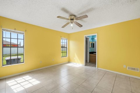 Casa en venta en Port St. Lucie, Florida, 3 dormitorios, 110 m2 № 2421141 - foto 12