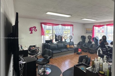 Commercial property in Miramar, Florida № 2054981 - photo 5