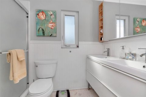 Casa en venta en Saint Petersburg, Florida, 4 dormitorios, 214.79 m2 № 2142898 - foto 17