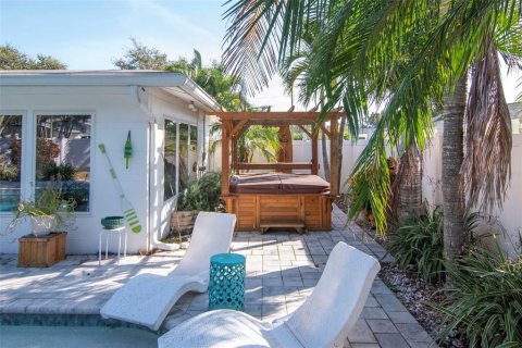 Casa en venta en Saint Petersburg, Florida, 4 dormitorios, 214.79 m2 № 2142898 - foto 25