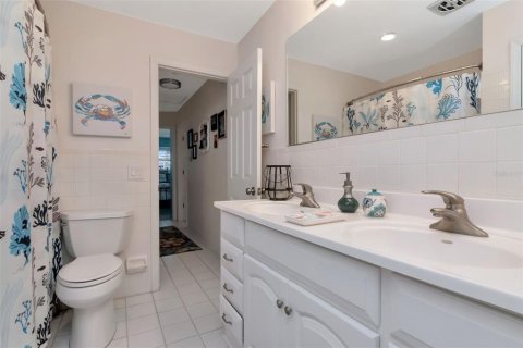 Casa en venta en Saint Petersburg, Florida, 4 dormitorios, 214.79 m2 № 2142898 - foto 15
