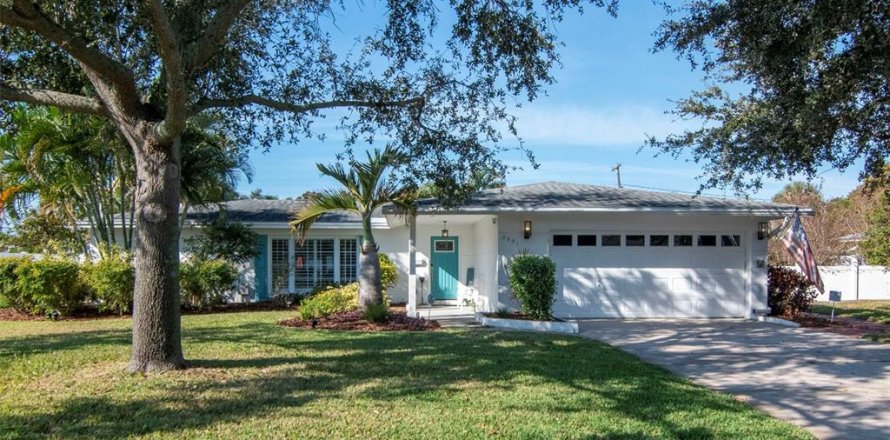 Casa en Saint Petersburg, Florida 4 dormitorios, 214.79 m2 № 2142898