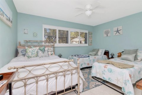 Casa en venta en Saint Petersburg, Florida, 4 dormitorios, 214.79 m2 № 2142898 - foto 18