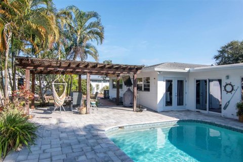 Casa en venta en Saint Petersburg, Florida, 4 dormitorios, 214.79 m2 № 2142898 - foto 29