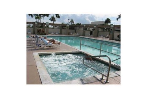 Condominio en venta en Coconut Creek, Florida, 2 dormitorios, 107.4 m2 № 2185222 - foto 27