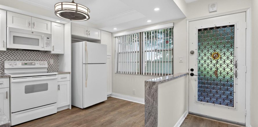 Condominio en Coconut Creek, Florida, 2 dormitorios № 2185222