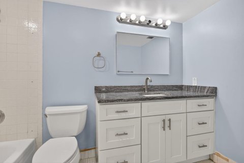 Condominio en venta en Coconut Creek, Florida, 2 dormitorios, 107.4 m2 № 2185222 - foto 18