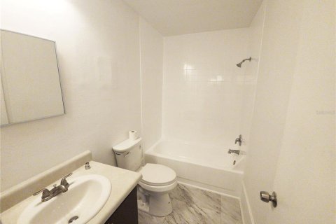 Copropriété à louer à Tampa, Floride: 2 chambres, 102.01 m2 № 2277522 - photo 12