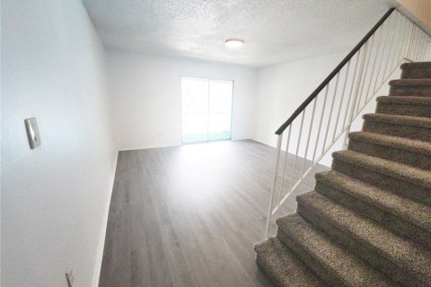 Copropriété à louer à Tampa, Floride: 2 chambres, 102.01 m2 № 2277522 - photo 2