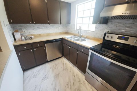Copropriété à louer à Tampa, Floride: 2 chambres, 102.01 m2 № 2277522 - photo 9