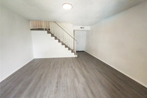 Copropriété à louer à Tampa, Floride: 2 chambres, 102.01 m2 № 2277522 - photo 5