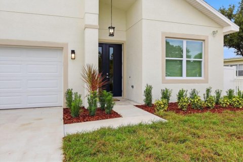 Casa en venta en Pinellas Park, Florida, 4 dormitorios, 167.41 m2 № 2408528 - foto 2