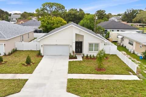 Casa en Pinellas Park, Florida 4 dormitorios, 167.41 m2 № 2408528