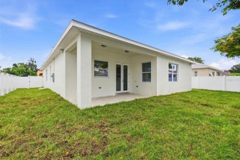 Casa en venta en Pinellas Park, Florida, 4 dormitorios, 167.41 m2 № 2408528 - foto 5