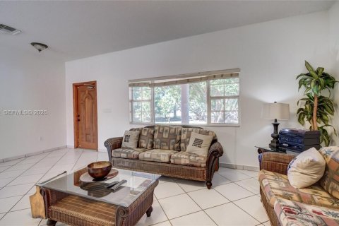 Casa en alquiler en Homestead, Florida, 3 dormitorios, 226.03 m2 № 2075217 - foto 11