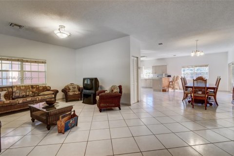 Casa en alquiler en Homestead, Florida, 3 dormitorios, 226.03 m2 № 2075217 - foto 3