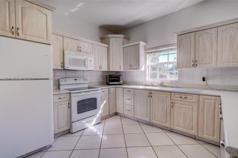 Casa en alquiler en Homestead, Florida, 3 dormitorios, 226.03 m2 № 2075217 - foto 17