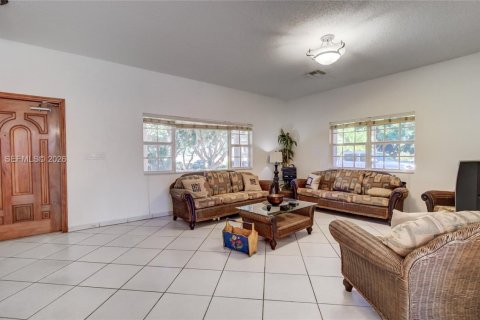 Casa en alquiler en Homestead, Florida, 3 dormitorios, 226.03 m2 № 2075217 - foto 8