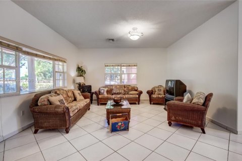 Casa en alquiler en Homestead, Florida, 3 dormitorios, 226.03 m2 № 2075217 - foto 9
