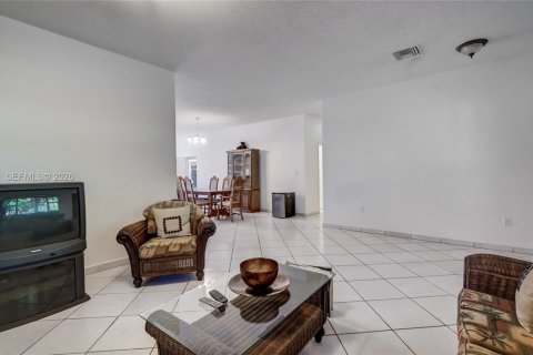 Casa en alquiler en Homestead, Florida, 3 dormitorios, 226.03 m2 № 2075217 - foto 12