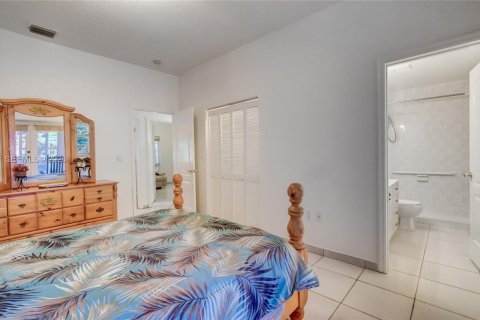 Casa en alquiler en Homestead, Florida, 3 dormitorios, 226.03 m2 № 2075217 - foto 24