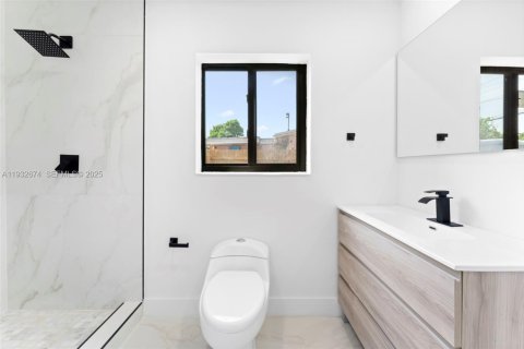 House in Miami Gardens, Florida 3 bedrooms, 126.9 sq.m. № 1992288 - photo 17