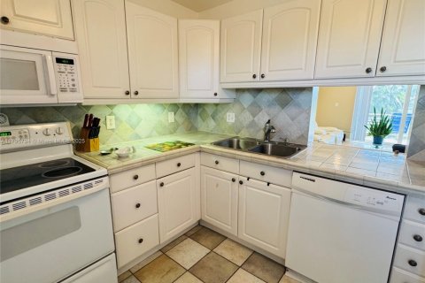 Condominio en venta en Hallandale Beach, Florida, 1 dormitorio, 72.93 m2 № 1860953 - foto 3