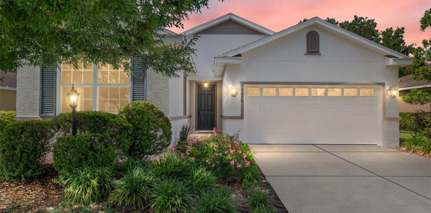 House in Ocala, Florida 2 bedrooms, 148.27 sq.m. № 1777885