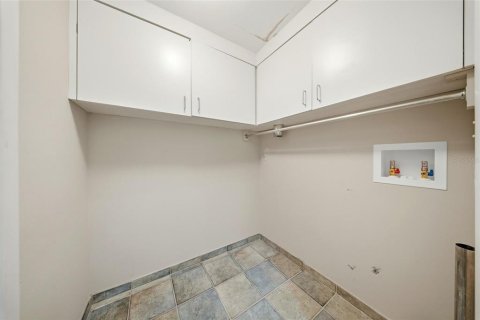 Condo in Saint Petersburg, Florida, 3 bedrooms  № 2145549 - photo 16