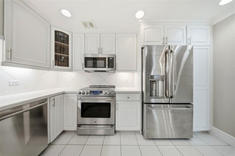 Condo in Saint Petersburg, Florida, 3 bedrooms  № 2145549 - photo 14