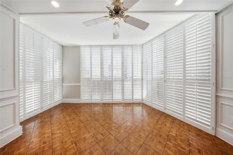 Condo in Saint Petersburg, Florida, 3 bedrooms  № 2145549 - photo 9