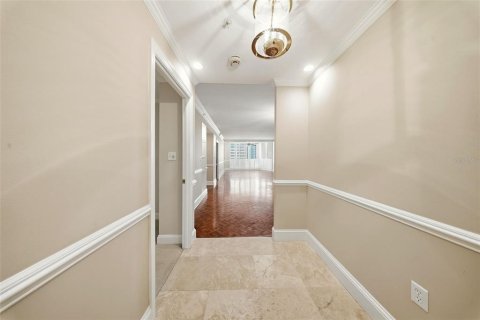 Condo in Saint Petersburg, Florida, 3 bedrooms  № 2145549 - photo 5