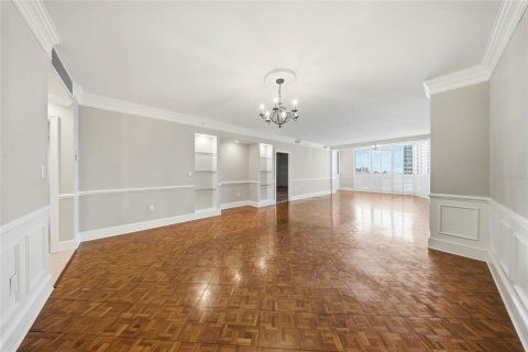 Condo in Saint Petersburg, Florida, 3 bedrooms  № 2145549 - photo 7