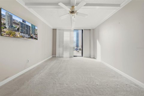 Condo in Saint Petersburg, Florida, 3 bedrooms  № 2145549 - photo 17