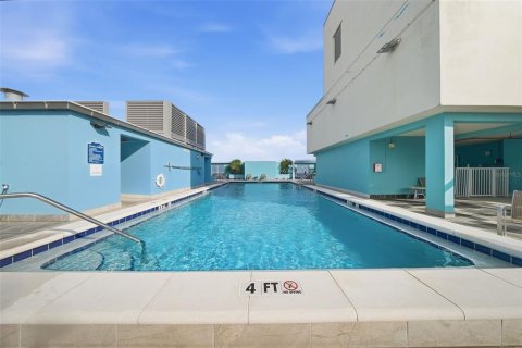 Condo in Saint Petersburg, Florida, 3 bedrooms  № 2145549 - photo 29