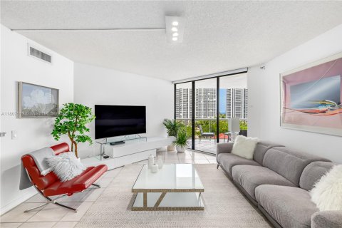 Condominio en venta en Aventura, Florida, 2 dormitorios, 110.27 m2 № 1864676 - foto 4