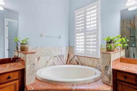 Villa ou maison à vendre à Tampa, Floride: 5 chambres, 341.04 m2 № 2201320 - photo 26