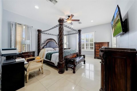 Villa ou maison à vendre à Tampa, Floride: 5 chambres, 341.04 m2 № 2201320 - photo 19